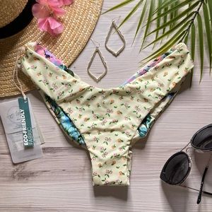 Maaji • Reversible Floral Cinched Cheeky Bikini Bottoms 👙🌴